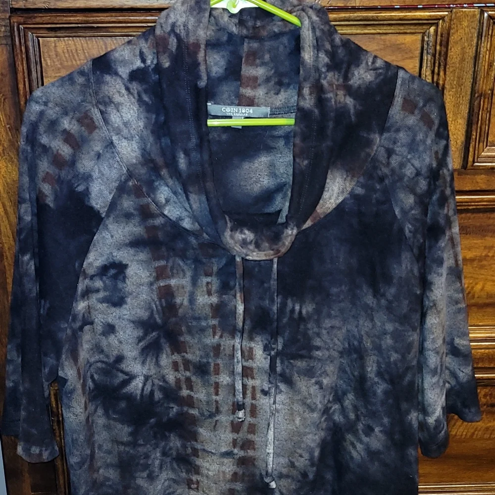 🖤Coin 1804 Gorgeous soft women's tie dye 3/4 sleeve. Cowl neck SZ XLG!!!🖤